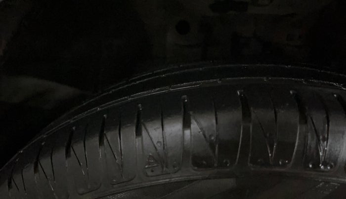 2016 Honda Amaze 1.2L I-VTEC S, Petrol, Manual, 67,063 km, Right Front Tyre Tread