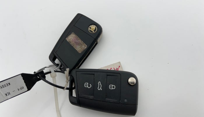 2022 Skoda SLAVIA AMBITION 1.0L TSI AT, Petrol, Automatic, 36,756 km, Key Close Up