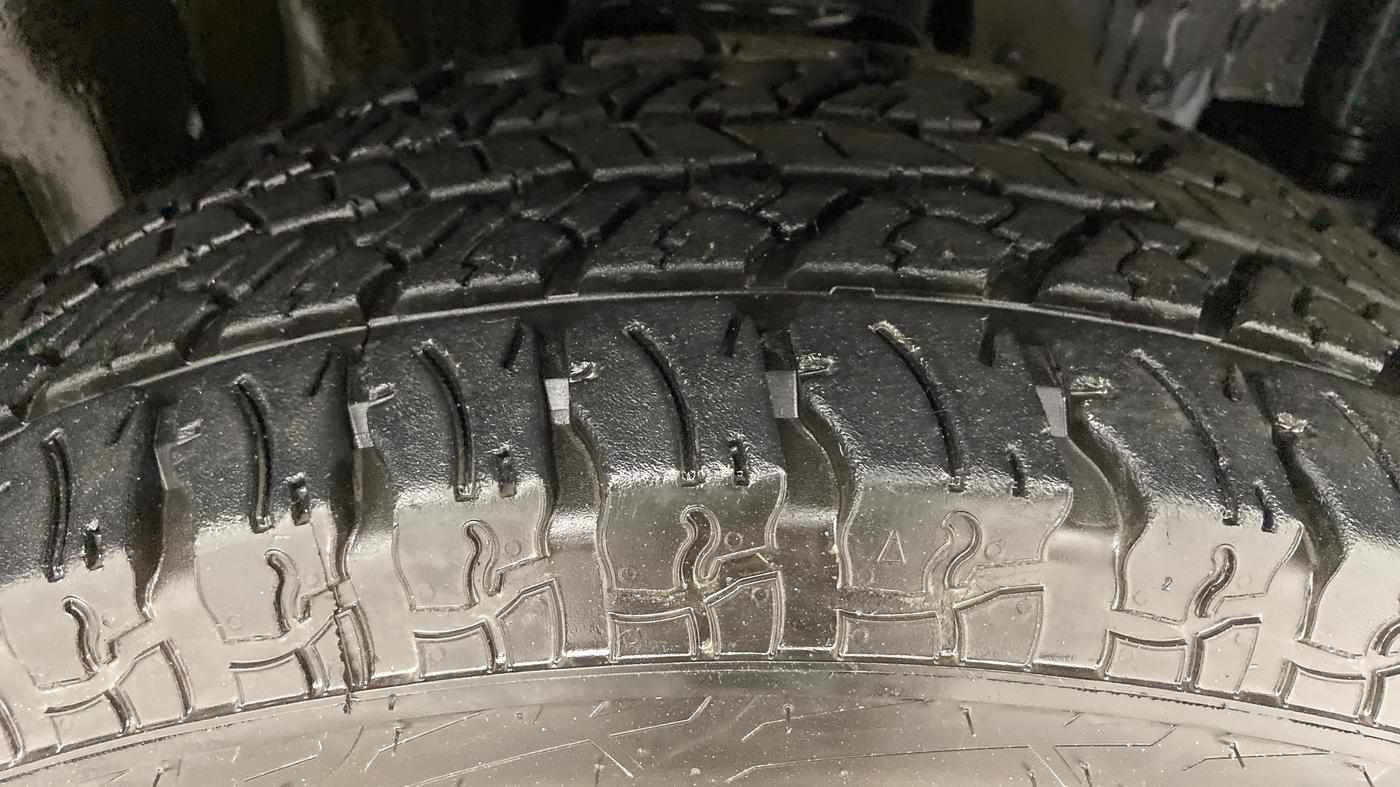 2021 Mahindra Thar LX PETROL HT 4WD AT, Petrol, Automatic, 5,227 km, Right Front Tyre Tread