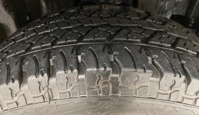 2021 Mahindra Thar LX PETROL HT 4WD AT, Petrol, Automatic, 5,227 km, Right Front Tyre Tread