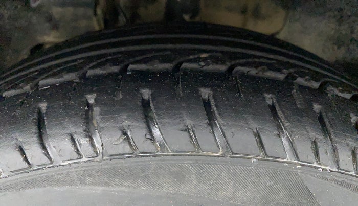 2016 Tata Tiago XZ 1.2 REVOTRON, Petrol, Manual, 86,415 km, Left Front Tyre Tread