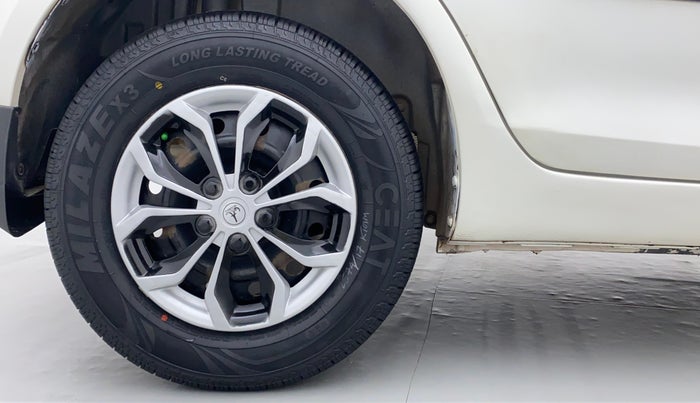 2013 Maruti Swift VXI D, Petrol, Manual, 86,374 km, Right Rear Wheel