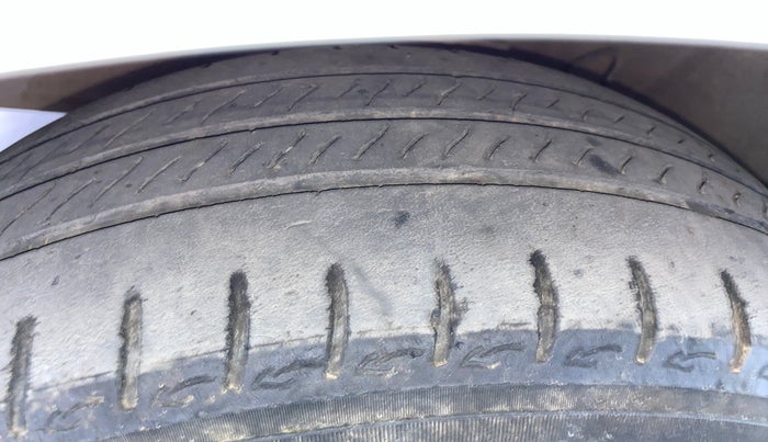 2020 Hyundai AURA SX 1.2, Petrol, Manual, 47,353 km, Left Front Tyre Tread