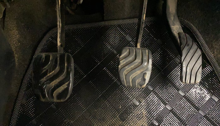 2016 Renault Kwid RXT 0.8, Petrol, Manual, 90,905 km, Pedals