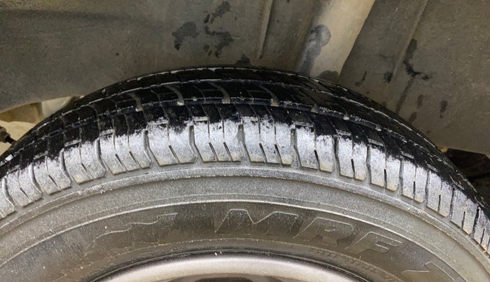 2016 Renault Kwid RXT 0.8, Petrol, Manual, 90,905 km, Left Rear Tyre Tread