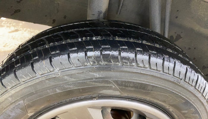 2016 Renault Kwid RXT 0.8, Petrol, Manual, 90,905 km, Right Rear Tyre Tread