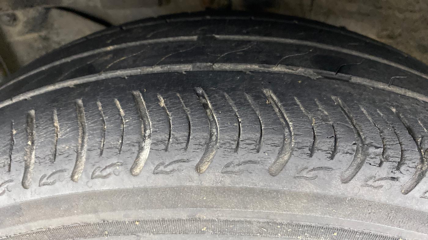 2018 Honda Amaze 1.2 V CVT I VTEC, Petrol, Automatic, 44,439 km, Left Front Tyre Tread