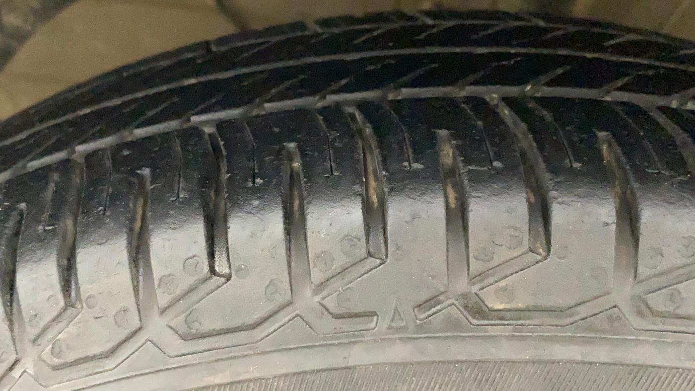 2017 Maruti Dzire VXI, Petrol, Manual, 71,574 km, Left Front Tyre Tread