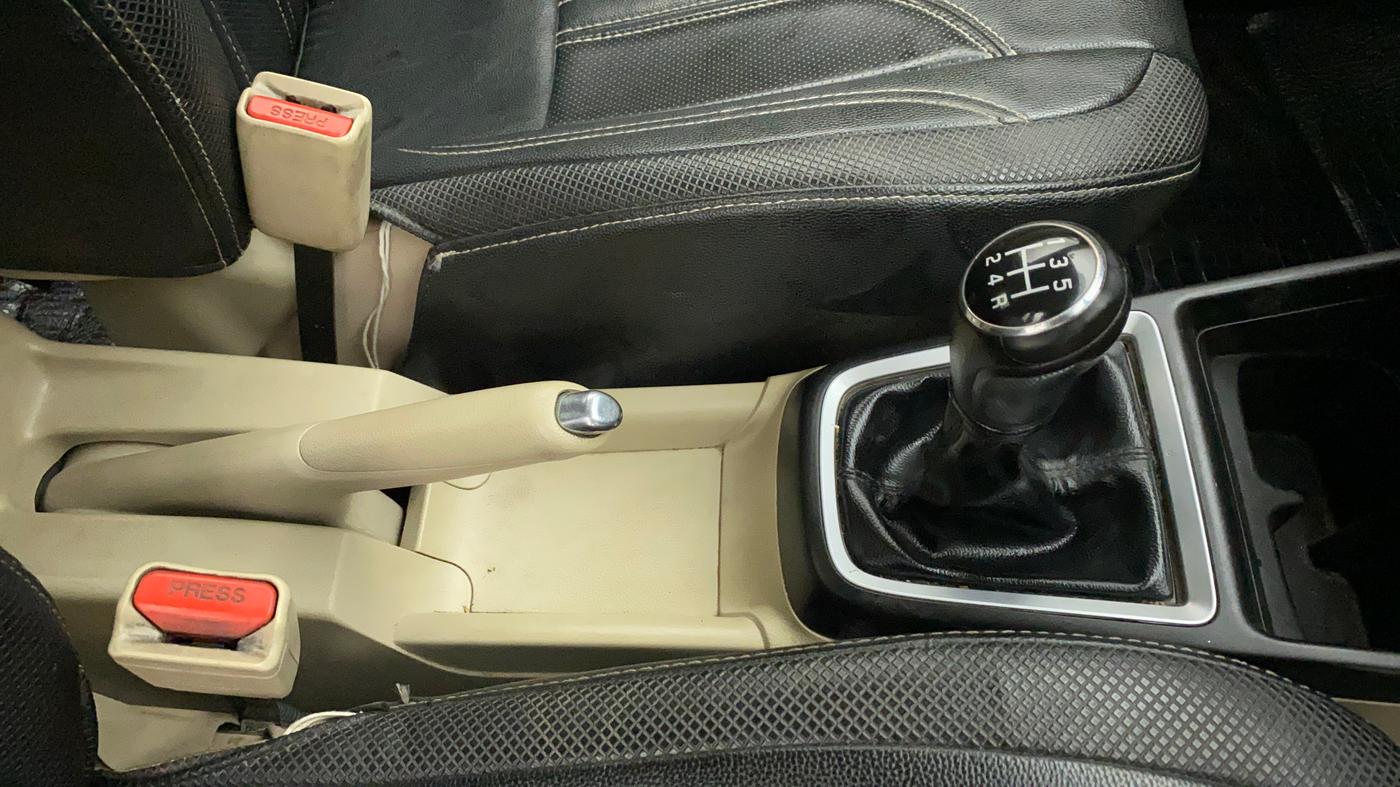 2017 Maruti Dzire VXI, Petrol, Manual, 71,574 km, Gear Lever