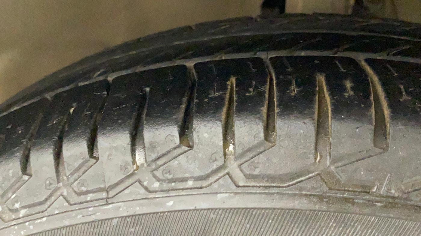2017 Maruti Dzire VXI, Petrol, Manual, 71,574 km, Right Front Tyre Tread
