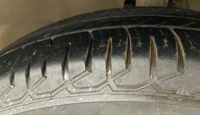 2017 Maruti Dzire VXI, Petrol, Manual, 71,574 km, Right Front Tyre Tread