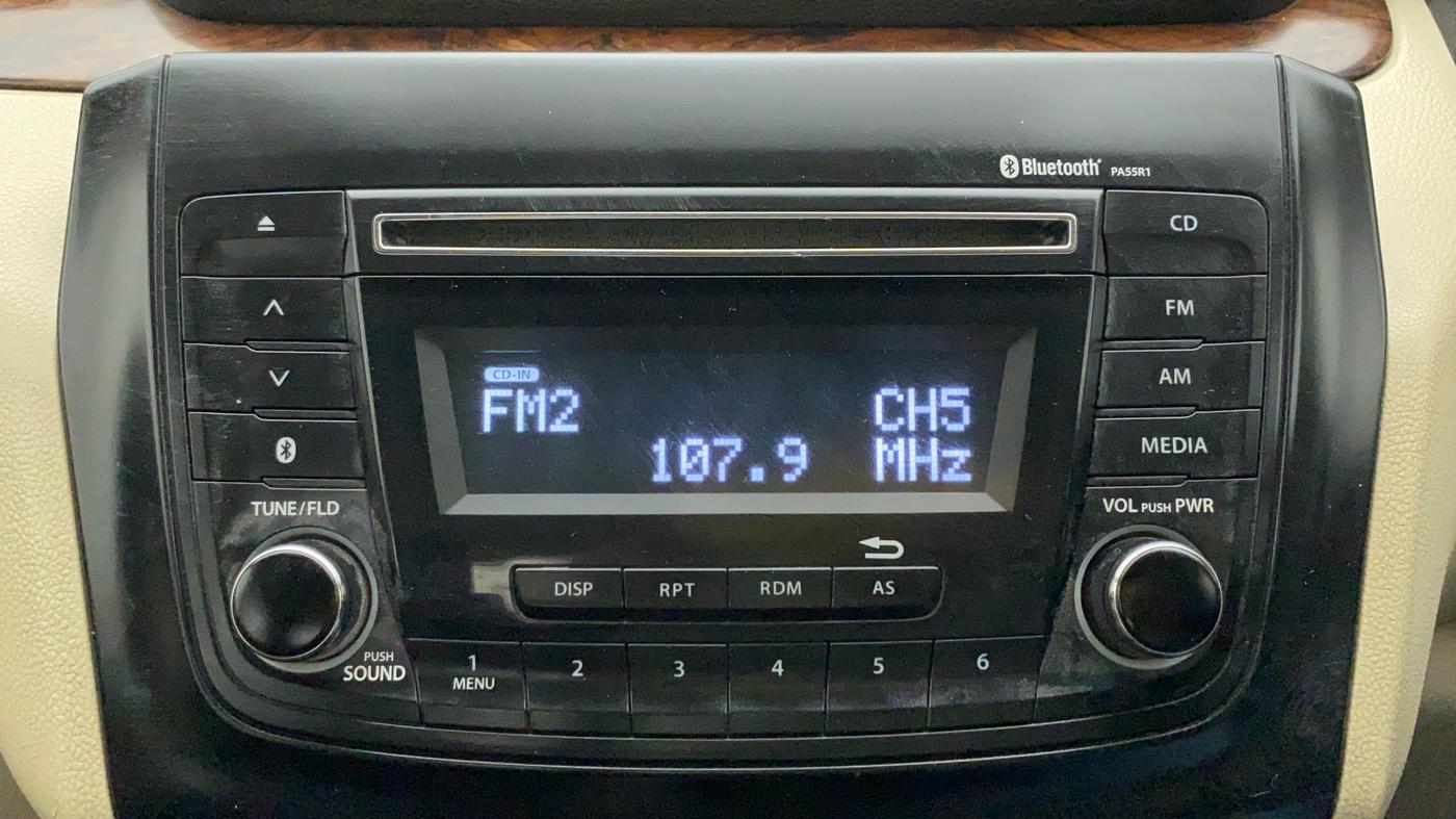 2017 Maruti Dzire VXI, Petrol, Manual, 71,574 km, Infotainment System