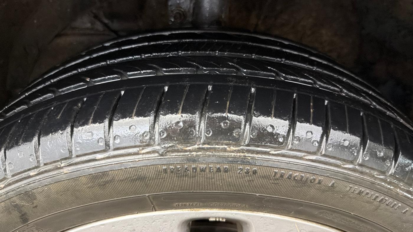 2017 Maruti Baleno ALPHA PETROL 1.2, Petrol, Manual, 73,500 km, Left Front Tyre Tread