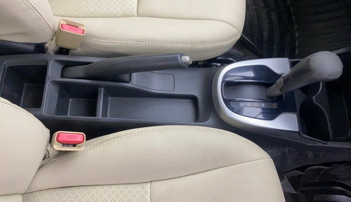 2017 Honda Jazz 1.2L I-VTEC V AT, Petrol, Automatic, 60,193 km, Gear Lever