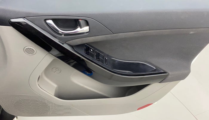 2019 Tata NEXON XZA PLUS DIESEL, Diesel, Automatic, 40,287 km, Driver Side Door Panels Control