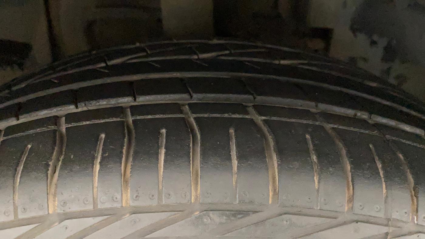 2019 Tata NEXON XZA PLUS DIESEL, Diesel, Automatic, 40,287 km, Right Front Tyre Tread