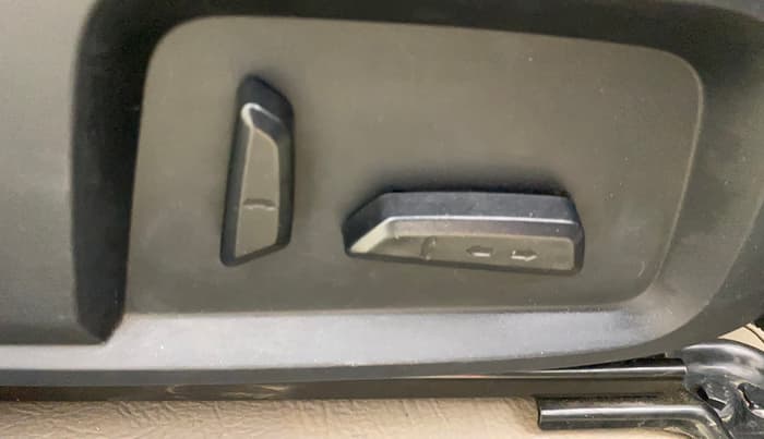 2021 Tata Harrier XZA PLUS 2.0L, Diesel, Automatic, 1,07,421 km, Driver Side Adjustment Panel