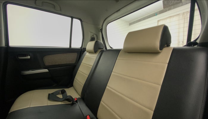 2015 Maruti Wagon R 1.0 VXI, Petrol, Manual, 91,399 km, Right Side Rear Door Cabin