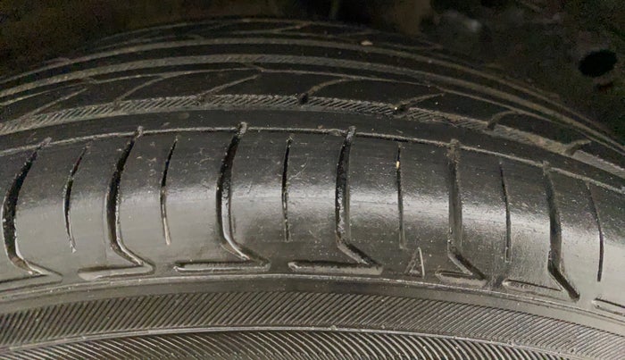 2015 Maruti Wagon R 1.0 VXI, Petrol, Manual, 91,399 km, Right Rear Tyre Tread