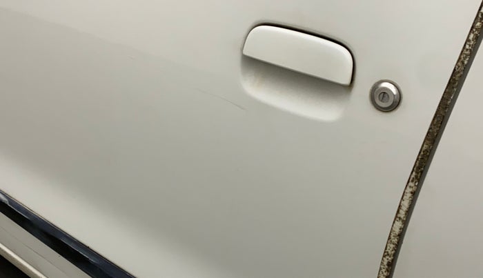 2015 Maruti Wagon R 1.0 VXI, Petrol, Manual, 91,399 km, Front passenger door - Minor scratches