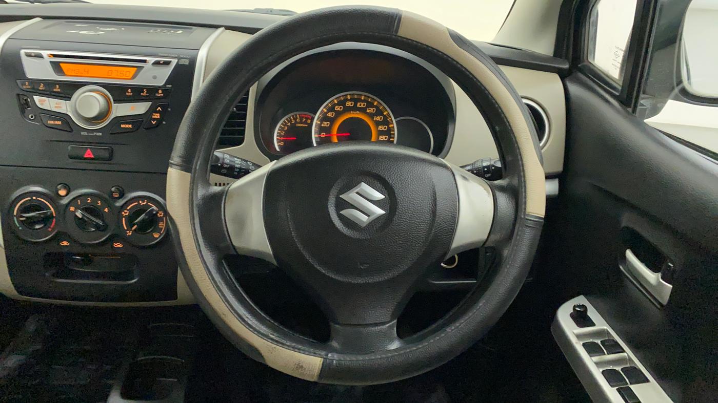 2015 Maruti Wagon R 1.0 VXI, Petrol, Manual, 91,399 km, Steering Wheel Close Up