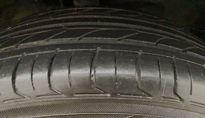 2015 Maruti Wagon R 1.0 VXI, Petrol, Manual, 91,399 km, Right Front Tyre Tread