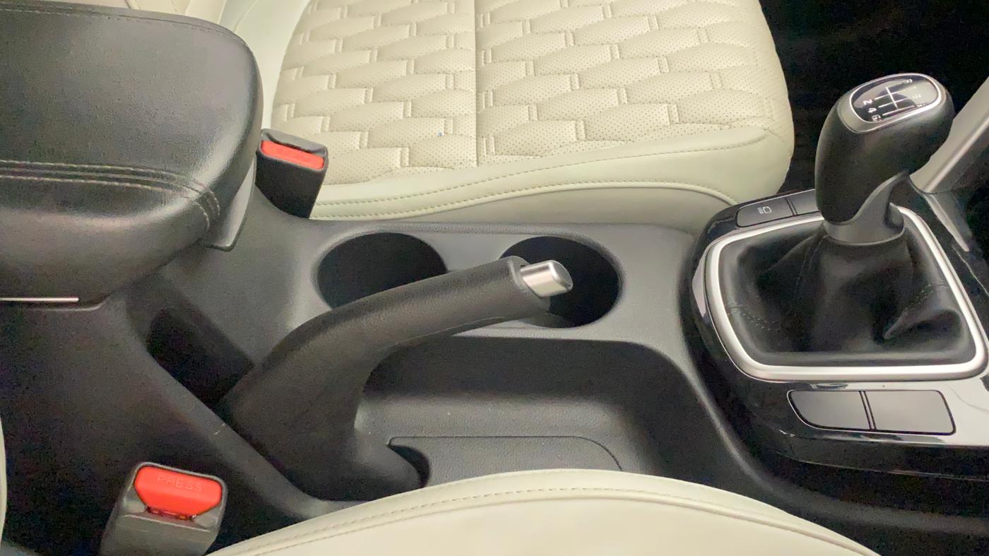 2022 KIA SELTOS HTX 1.5 PETROL, Petrol, Manual, 35,729 km, Gear Lever