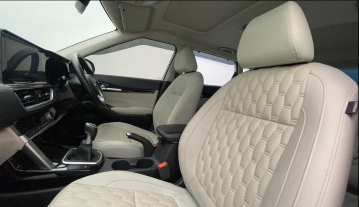 2022 KIA SELTOS HTX 1.5 PETROL, Petrol, Manual, 35,729 km, Right Side Front Door Cabin