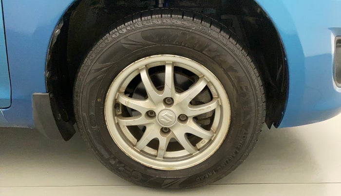 2014 Maruti Swift Dzire VXI, Petrol, Manual, 32,588 km, Right Front Wheel