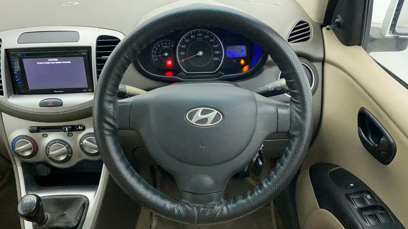 2014 Hyundai i10 MAGNA 1.1, CNG, Manual, 77,170 km, Steering Wheel Close Up