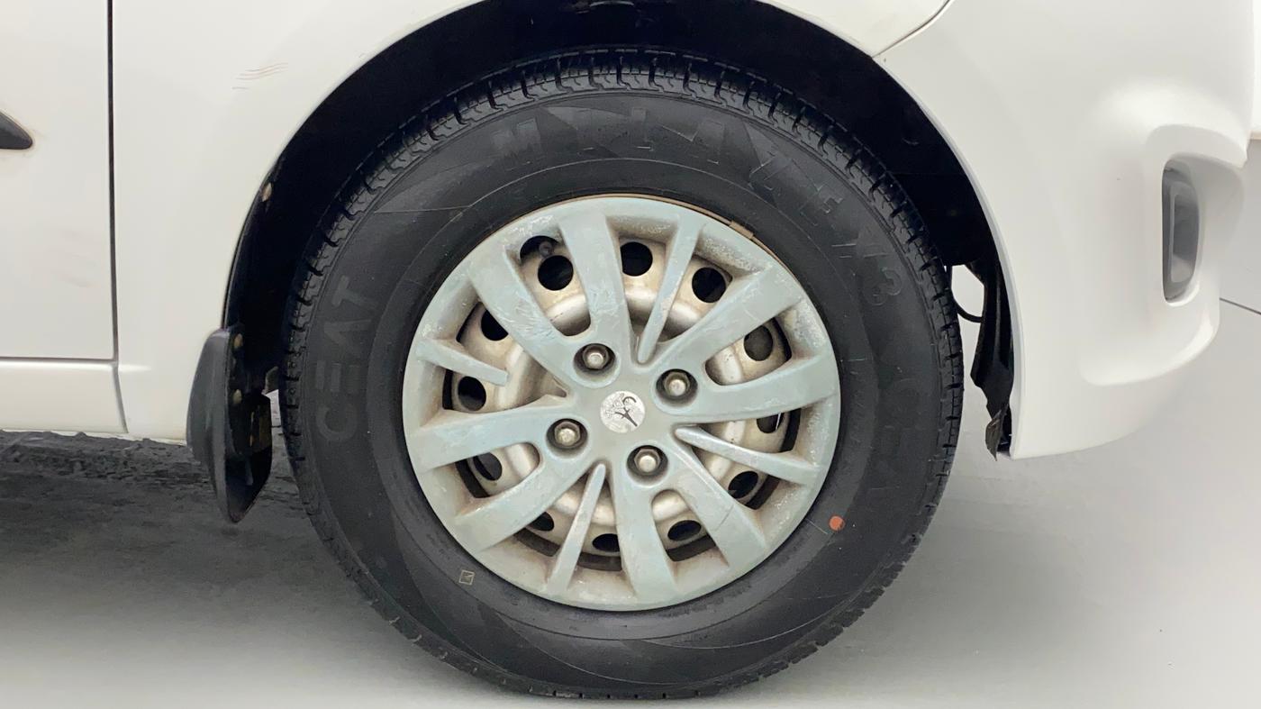 2014 Hyundai i10 MAGNA 1.1, CNG, Manual, 77,170 km, Right Front Wheel