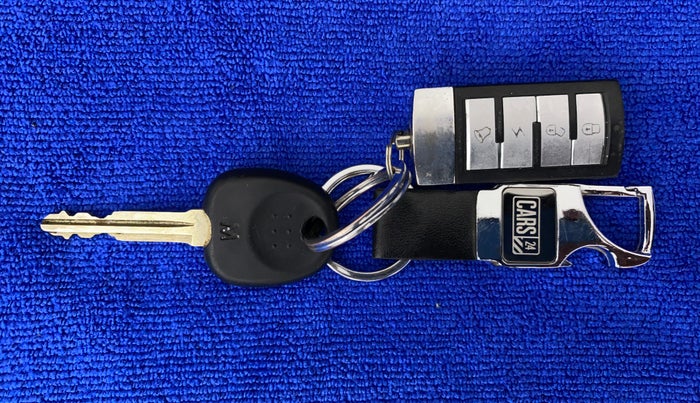 2014 Hyundai i10 MAGNA 1.1, CNG, Manual, 77,170 km, Key Close Up