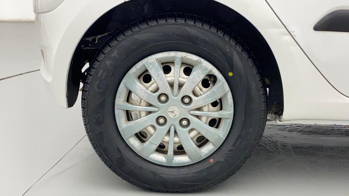 2014 Hyundai i10 MAGNA 1.1, CNG, Manual, 77,170 km, Right Rear Wheel