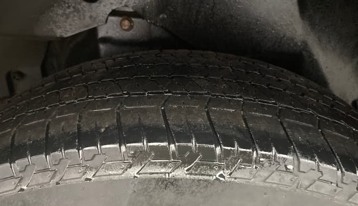 2016 Mahindra XUV500 W10, Diesel, Manual, 58,835 km, Right Rear Tyre Tread