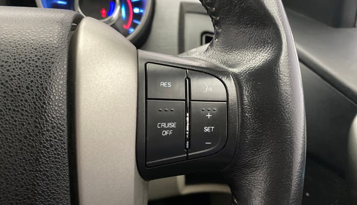 2016 Mahindra XUV500 W10, Diesel, Manual, 58,835 km, Adaptive Cruise Control