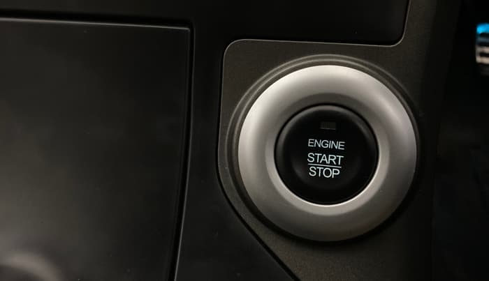 2016 Mahindra XUV500 W10, Diesel, Manual, 58,835 km, Keyless Start/ Stop Button