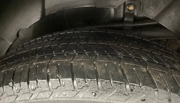 2016 Mahindra XUV500 W10, Diesel, Manual, 58,835 km, Left Rear Tyre Tread