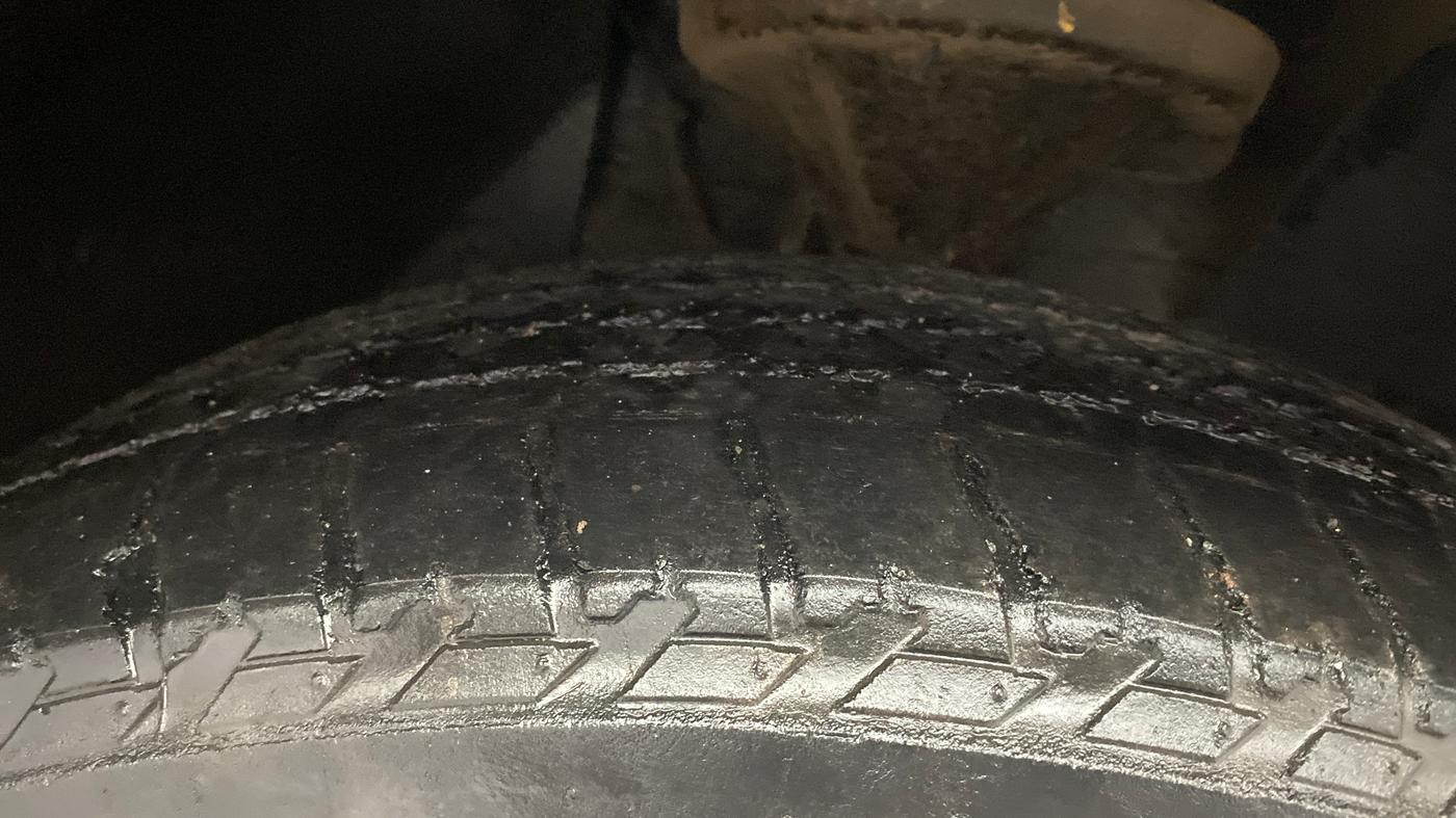 2016 Mahindra XUV500 W10, Diesel, Manual, 58,835 km, Right Front Tyre Tread