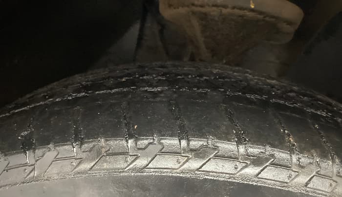 2016 Mahindra XUV500 W10, Diesel, Manual, 58,835 km, Right Front Tyre Tread