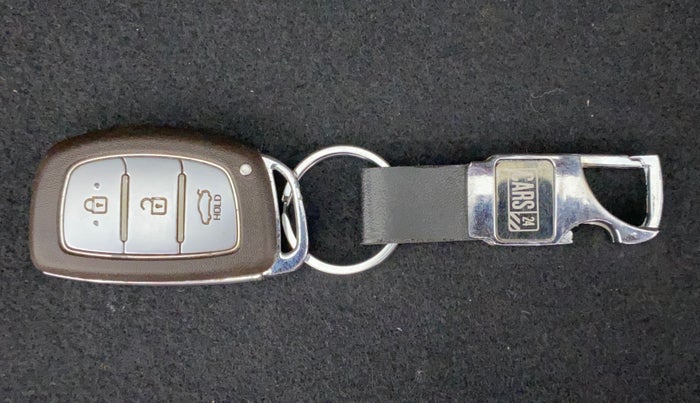 2015 Hyundai Grand i10 ASTA AT 1.2 KAPPA VTVT, Petrol, Automatic, 38,232 km, Key Close Up