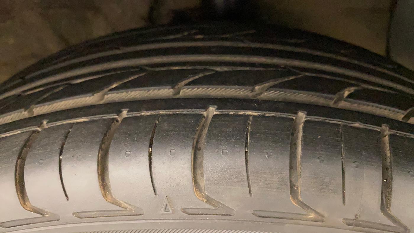 2015 Hyundai Grand i10 ASTA AT 1.2 KAPPA VTVT, Petrol, Automatic, 38,232 km, Right Front Tyre Tread