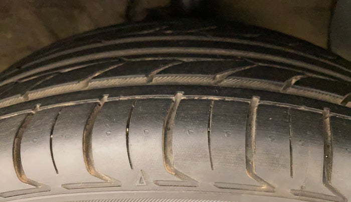 2015 Hyundai Grand i10 ASTA AT 1.2 KAPPA VTVT, Petrol, Automatic, 38,232 km, Right Front Tyre Tread