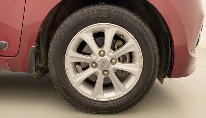 2015 Hyundai Grand i10 ASTA AT 1.2 KAPPA VTVT, Petrol, Automatic, 38,232 km, Right Front Wheel