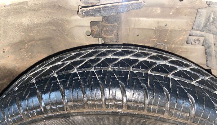 2013 Maruti Swift Dzire VXI, Petrol, Manual, 35,070 km, Right Front Tyre Tread