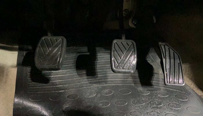 2013 Maruti Swift Dzire VXI, Petrol, Manual, 35,070 km, Pedals