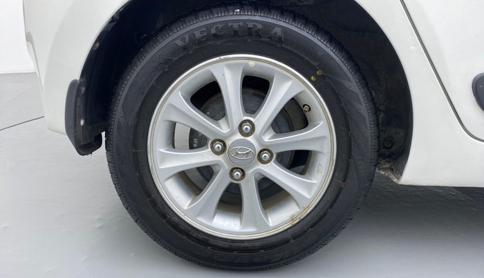 2015 Hyundai Grand i10 ASTA 1.2 AT VTVT, Petrol, Automatic, 31,166 km, Right Rear Wheel