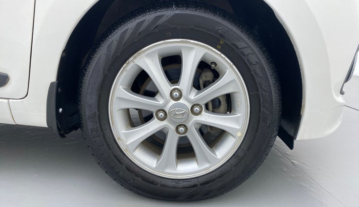 2015 Hyundai Grand i10 ASTA 1.2 AT VTVT, Petrol, Automatic, 31,166 km, Right Front Wheel