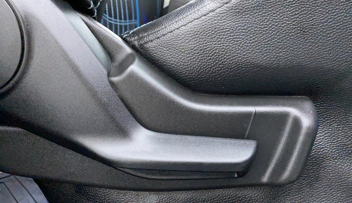 2017 Maruti IGNIS DELTA 1.2 K12, Petrol, Manual, 33,395 km, Driver Side Adjustment Panel