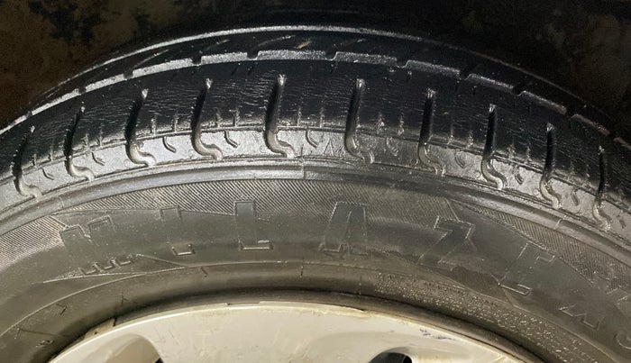 2016 Maruti Celerio ZXI AMT (O), Petrol, Automatic, 74,129 km, Right Front Tyre Tread