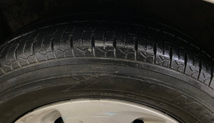 2016 Maruti Celerio ZXI AMT (O), Petrol, Automatic, 74,129 km, Left Front Tyre Tread